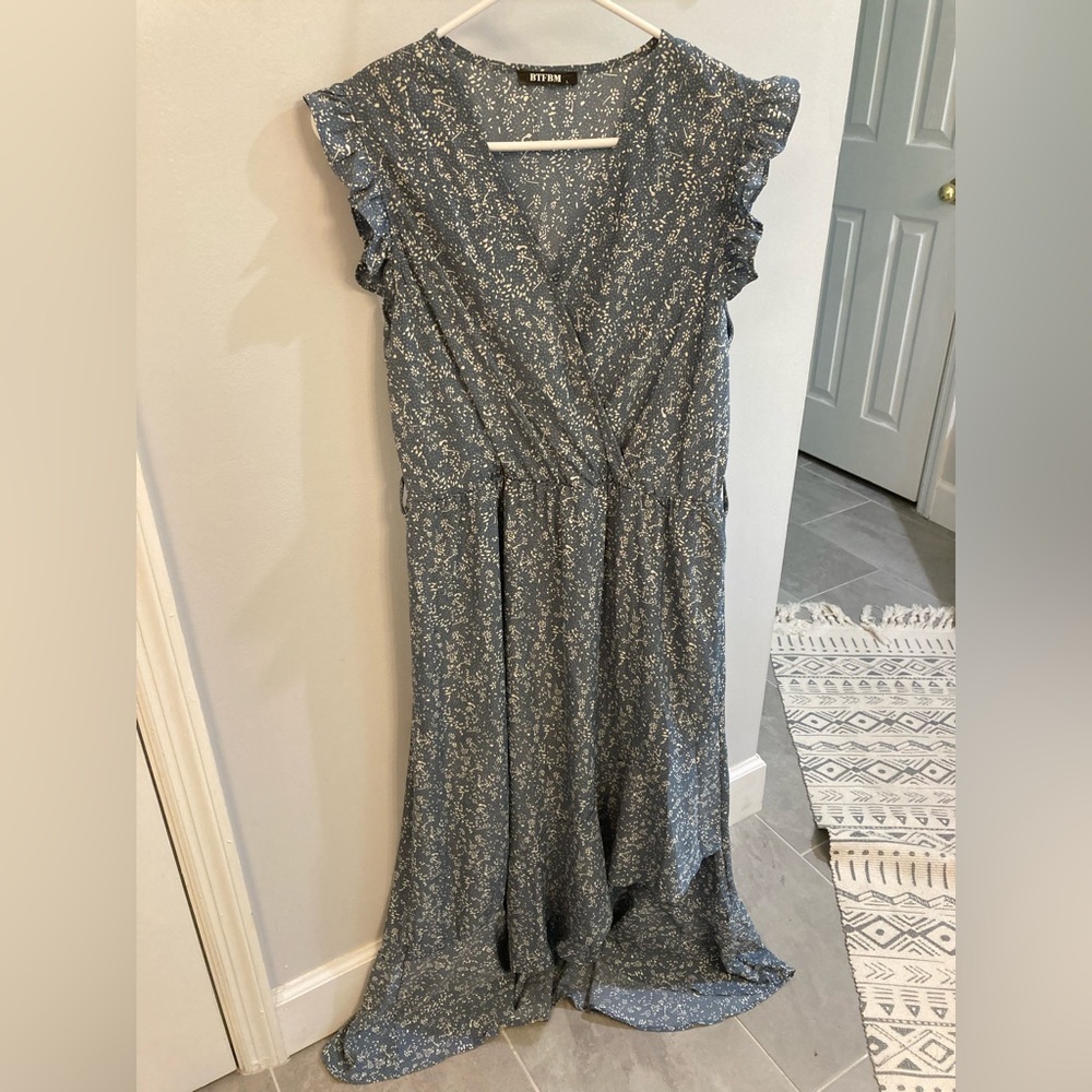 BTFBM women’s blue and white floral dress size large ruffle sleeves